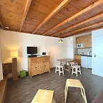 6 Places, Superbe Vue Face A La Montagne, 50m Des Pistes Apartment
